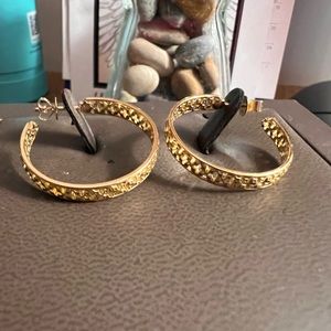 Birks Muse ®30 mm Yellow Gold Pierced Hoop Earrings